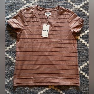 Pact Size M 100% organic cotton tee